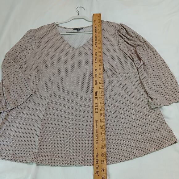 Adrianna Papell 3X Taupe small dot print 3/4 sleeve a line top small v neck - Picture 4 of 7